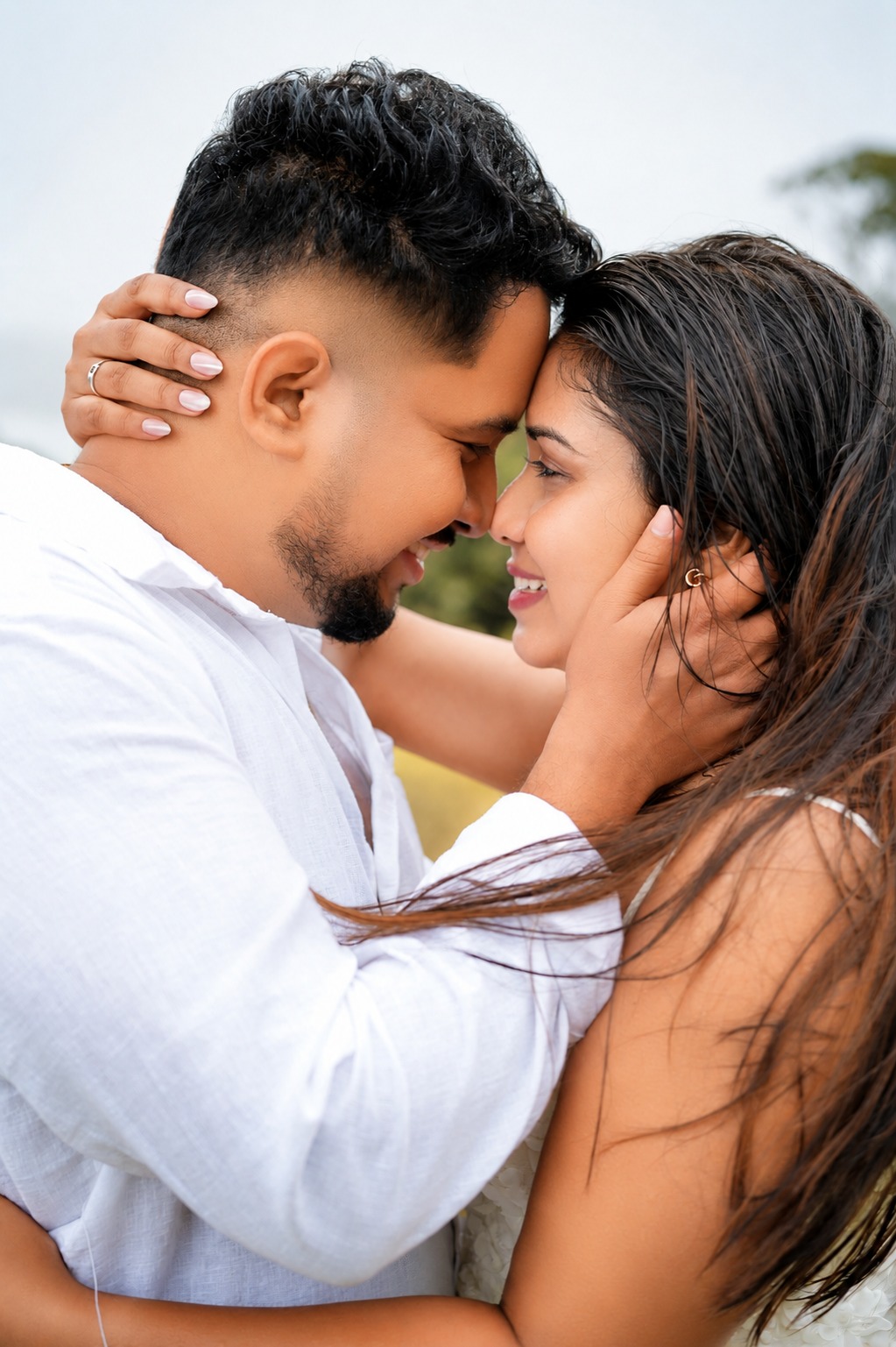 Romantic close-up of Poorni and Vimukthi